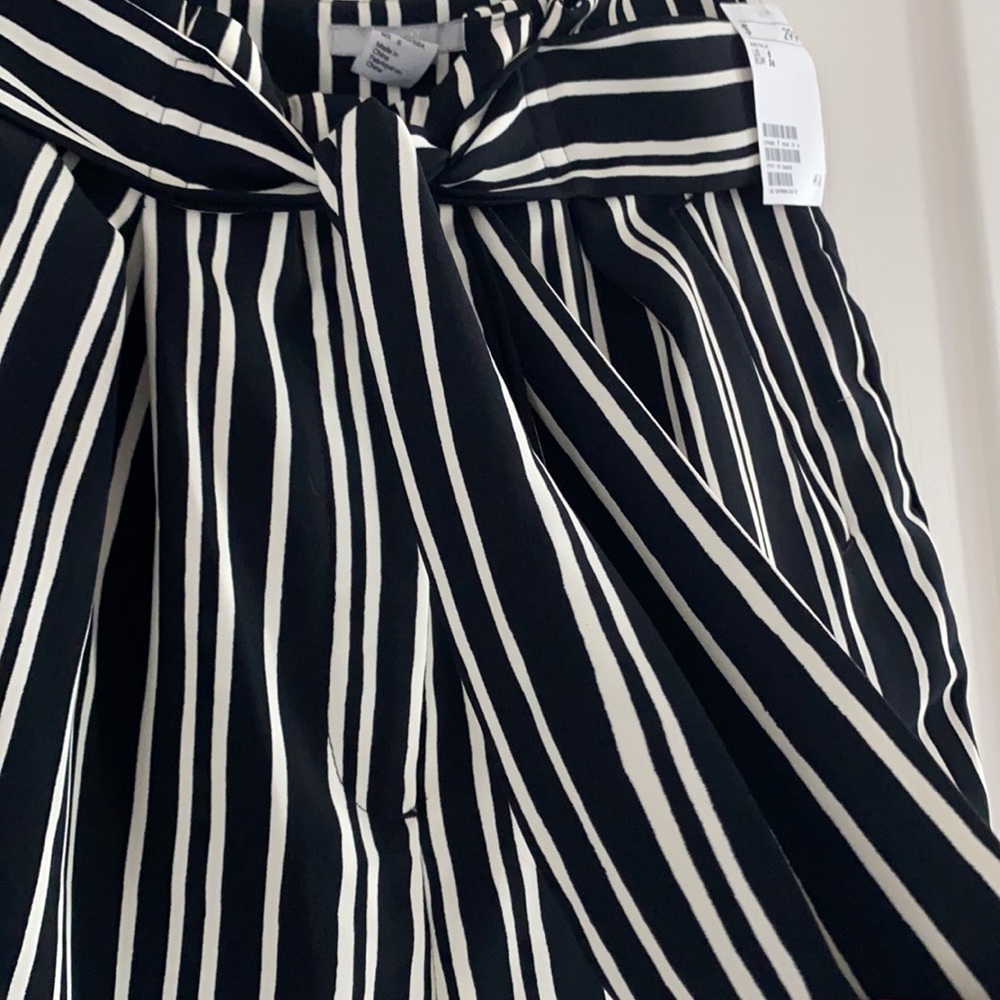 NWT H&M shorts - Picture 2 of 5